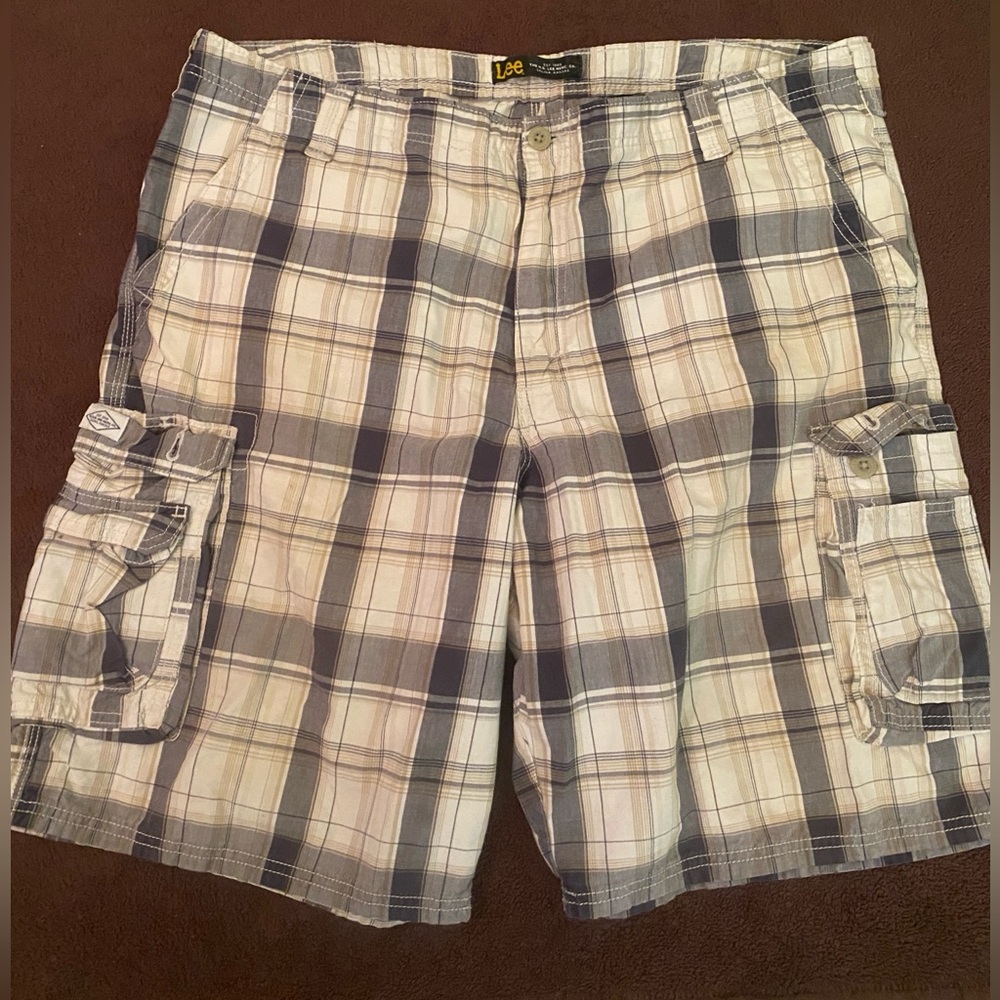 Lee plaid cargo shorts, size 42